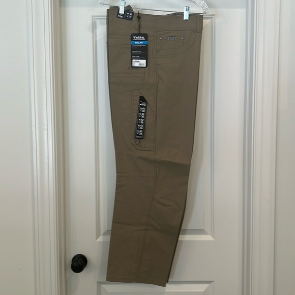 Men’s Kuhl Pants - Picture 2 of 4